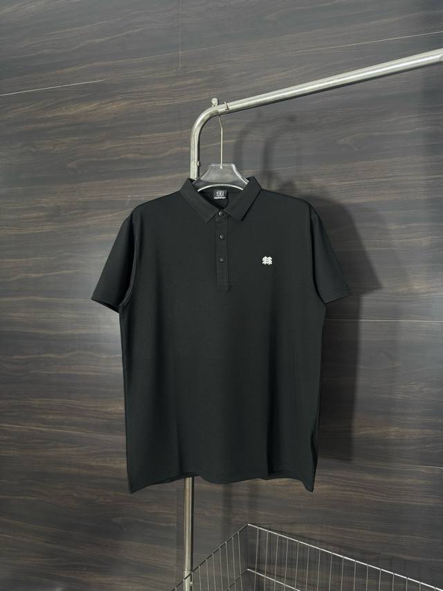 款号：He251 Kolon Sport 可隆小标弹力速干短袖Polo衫 面料采用竹节速干布，上身透气轻薄，上手舒适感极佳，胸前小标采用无痕压胶工艺，翻领纽扣设