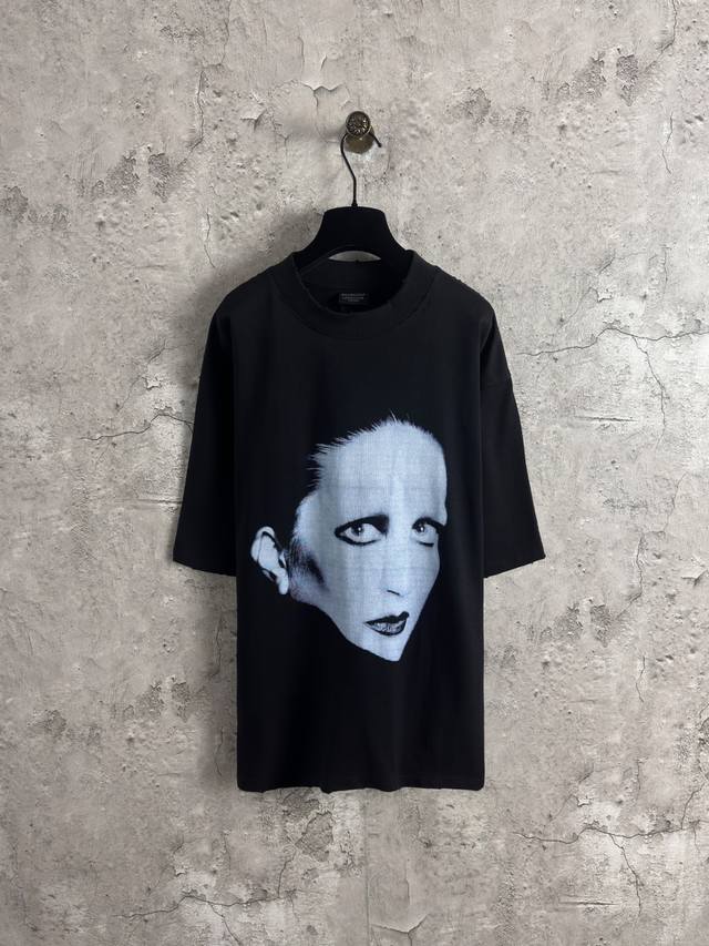 巴黎世家Balenciaga 歌星Mia联名直喷短袖 颜色：黑色 尺码：Xs-L