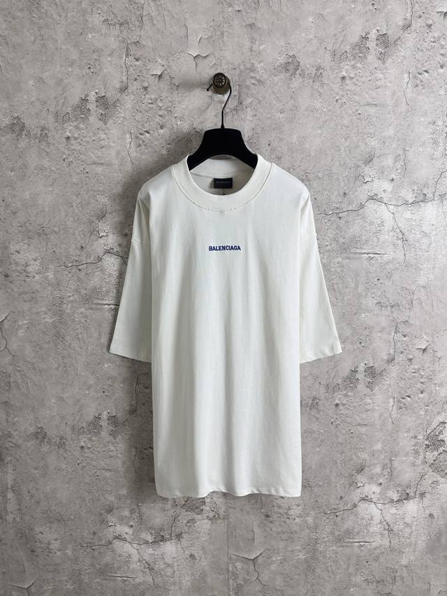巴黎世家Balenciaga 前后字母刺绣破坏短袖 颜色：杏色 尺码：Xs-L