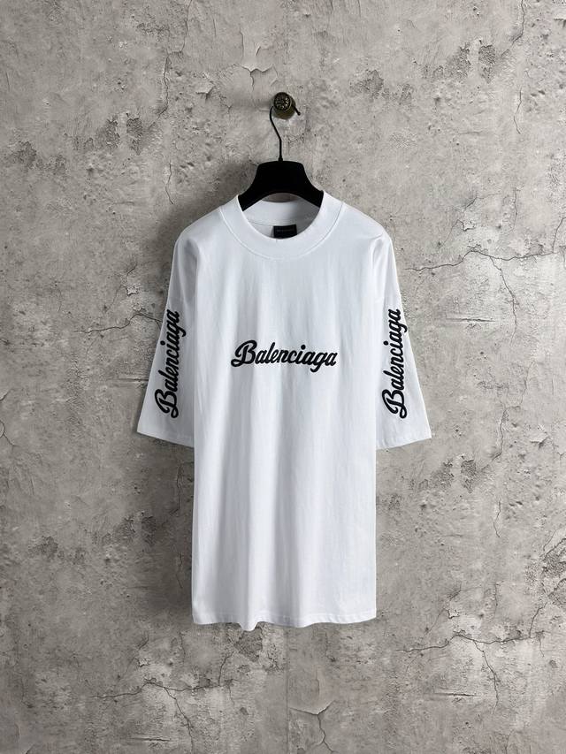 巴黎世家Balenciaga 经典Logo袖子刺绣短袖 颜色：白色 尺码：Xs-L
