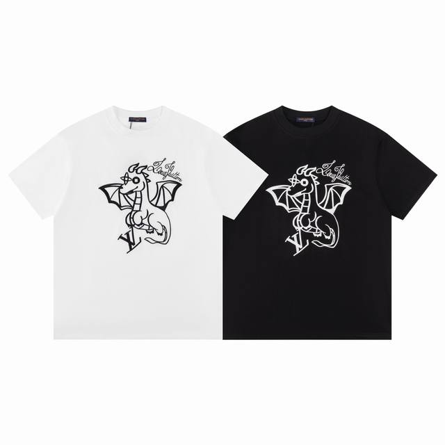 款F07 Lv Louis Vuitton 路易威登小火龙系列 腾龙字母刺绣短袖T恤 原版面料 高版本 高品质 采用15S平织优质棉280G纯棉面料，时柔软亲肤