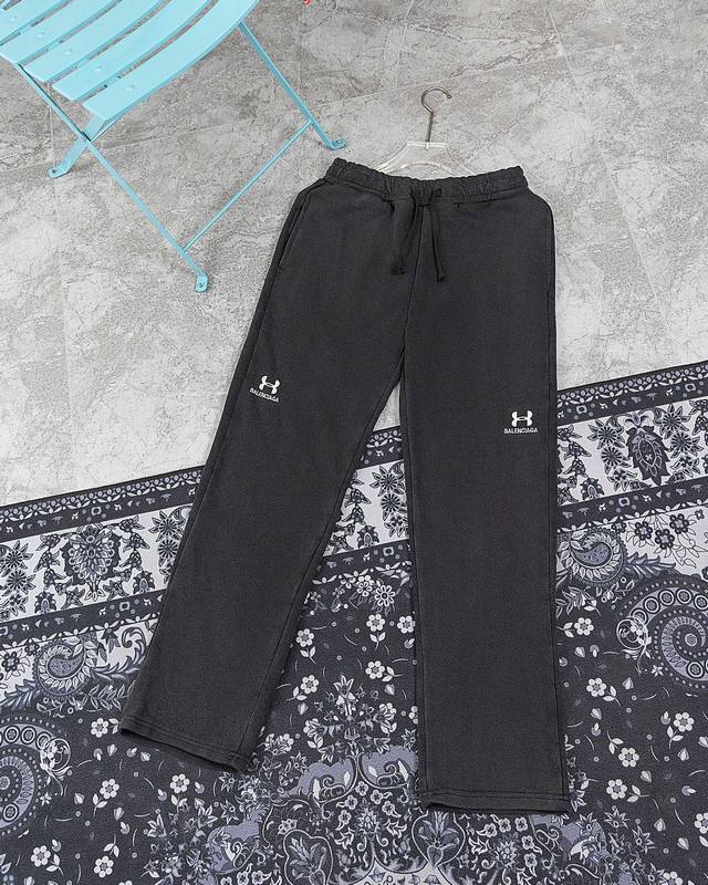 款M581 巴黎裤子 巴黎世家Balenciaga新款联名安德玛又联名啦巴黎世家 Under Armour安德玛首次在上海举办的Balenciaga春季25系列