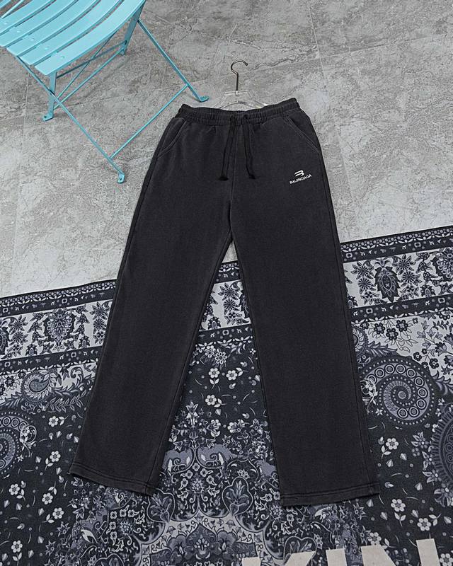 款M728 巴黎裤子140 Balenciaga新款巴黎世家新款长裤做旧磨破工艺裤子，早春款24Ss秀款裤 刺绣字母高品质长裤， G纯棉水洗做旧裤子，手工磨破，