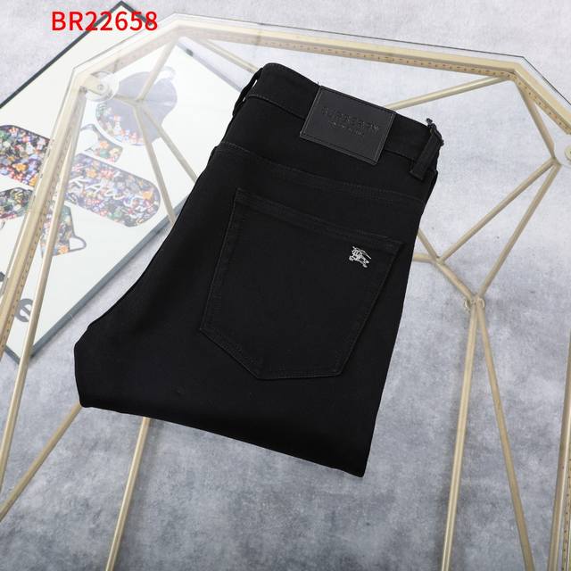 2025 秋冬款Burberry No：22658 Size ：30 To 42 Yarda