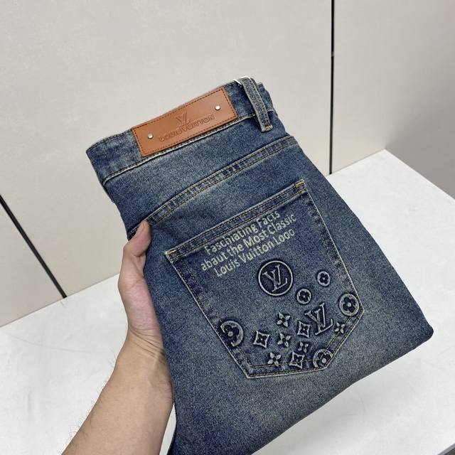 顶级版本 。2025秋冬欧洲专柜新款 超A代购级别海外贸易公司订单货源，顶级原单高端男士定制时尚修身小直筒牛仔裤2817 颜色：重工艺炒沙洗水，图片色 尺码：2