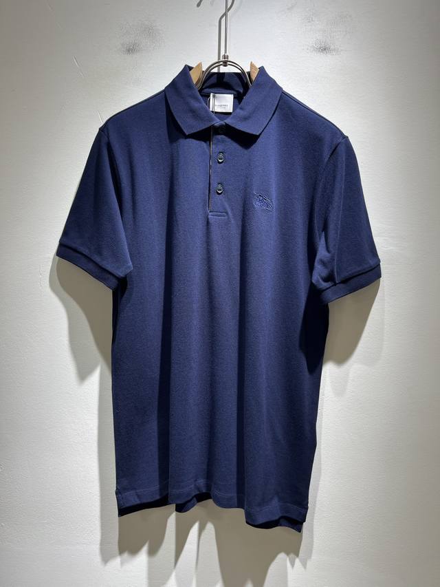 Bur*Erry 巴*莉 2025春夏新款男士短袖Polo衫，品牌最新设计元素！既不单调也不复杂,恰到好处的展现品味！客供顶级定制珠地棉面料！舒适吸汗透气根本不