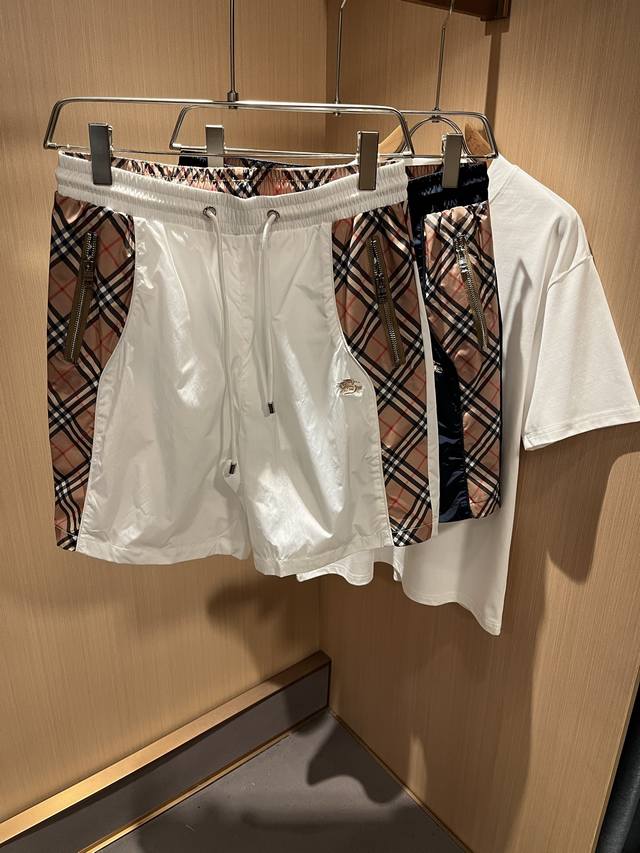 Burber*Y巴*莉 2025春夏新款休闲百搭男女同款休闲短裤！贸易公司渠道稀出，同步官网发售！标识Logo图案刺绣设计！此款T恤衫甄选客供进口聚酯纤维材质制