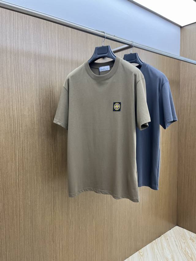 新品 Sto 2540春夏新款男女同款短袖圆领T恤，极具个性高级风，标志Logo印花工艺设计！定制纯棉面料！一款简约高级的时尚单品，穿搭魅力十分高级不俗的时尚产