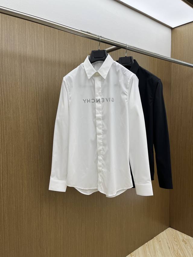新品 Gvc Ss春夏新款时尚简约长袖衬衫，本款轻盈棉质衬衣采用全棉质地面料，经典简约设计搭配，清爽色调，颜色超超超超级赞，这一季最值得入手的单品，简约大气又精