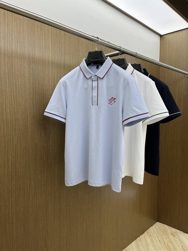 新款 Lv 2540春夏新款男士短袖Polo衫，品牌最新设计元素！既不单调也不复杂,恰到好处的展现品味！客供顶级定制珠地棉面料！舒适吸汗透气根本不在话下,面料独