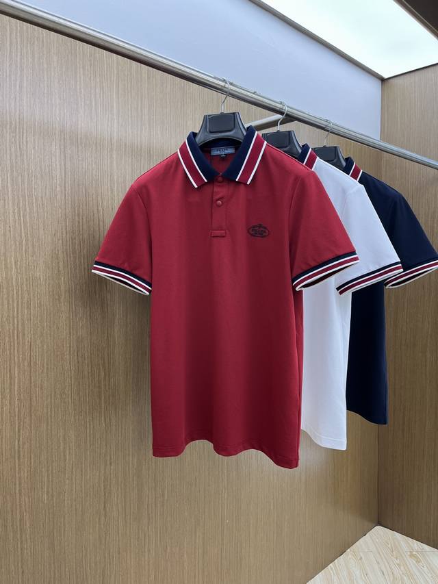 新款 Pd 2540春夏新款男士短袖Polo衫，品牌最新设计元素！既不单调也不复杂,恰到好处的展现品味！客供顶级定制珠地棉面料！舒适吸汗透气根本不在话下,面料独