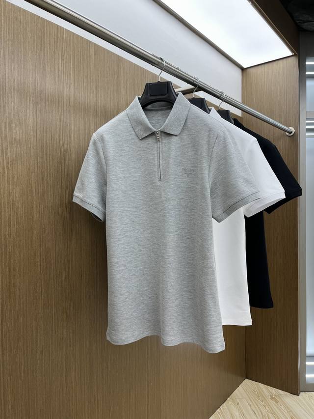 独家定制工艺款 ,专柜同步2025Ss夏季新品，男士胸前经典徽标标识商务休闲撞色领短袖Polo衫！贸易公司渠道稀出，同步Gw发售！视觉颇为精致美观，彰显了品牌特