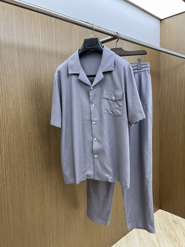 套 Lpss春夏新品套装Polo短袖+卫裤进口棉麻面料，内里包边走线均匀细致，密而不乱彰显大厂做派。面料，柔软细腻，挺阔舒适。细腻好穿易打理干爽透气不沾身。质感