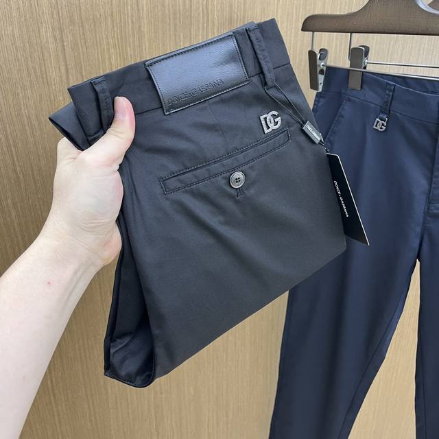 新品 Dg 2540春夏新品休闲裤西裤，官网同步发售，裤身工艺设计，进口客供辅料、面料定制，代工厂P出品免检！每个细节做到极致，原版五金配件，潮范十足、上身有型