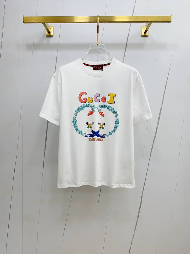 古驰2025夏季新款短袖T恤，个性艺术系列全网独家首发 百搭款细节处理完美纯棉面料十分精致 原版面料 网红明星同款高版本 高品质手感非常舒服 时尚又个性 超级百