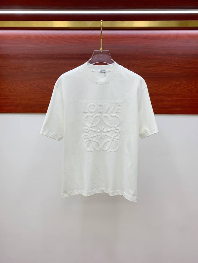 Ss罗意威纯棉最新面料！经典标识图案Logo时尚简约潮流短袖，最顶级的品质专柜原单短袖，顶级制作工艺进口面料，专柜款独特设计，采用进口高端订制面料。官网在售！面