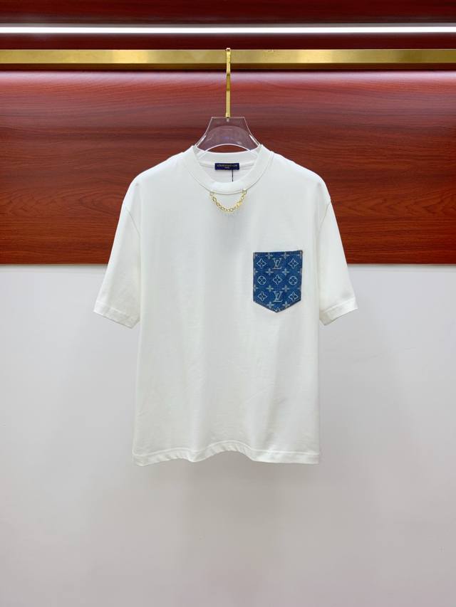Sslv纯棉最新面料！经典标识图案Logo时尚简约潮流短袖，最顶级的品质专柜原单短袖，顶级制作工艺进口面料，专柜款独特设计，采用进口高端订制面料。官网在售！面料