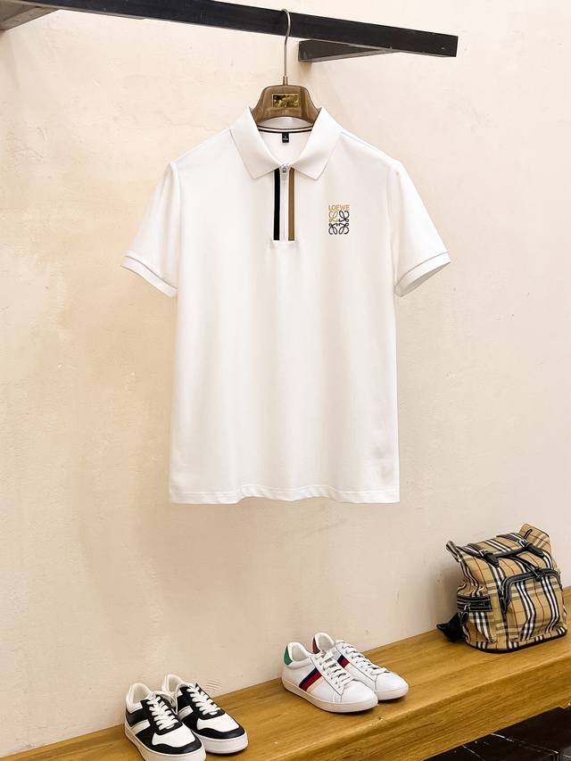 罗意威25Ss新款春夏短袖翻领T恤Polo，最高版本客供定制高端朱地面料简单时尚款，拼色螺纹超级好看！经典Logo简单大方的款式！满满的高级感，四季可穿。简欧风