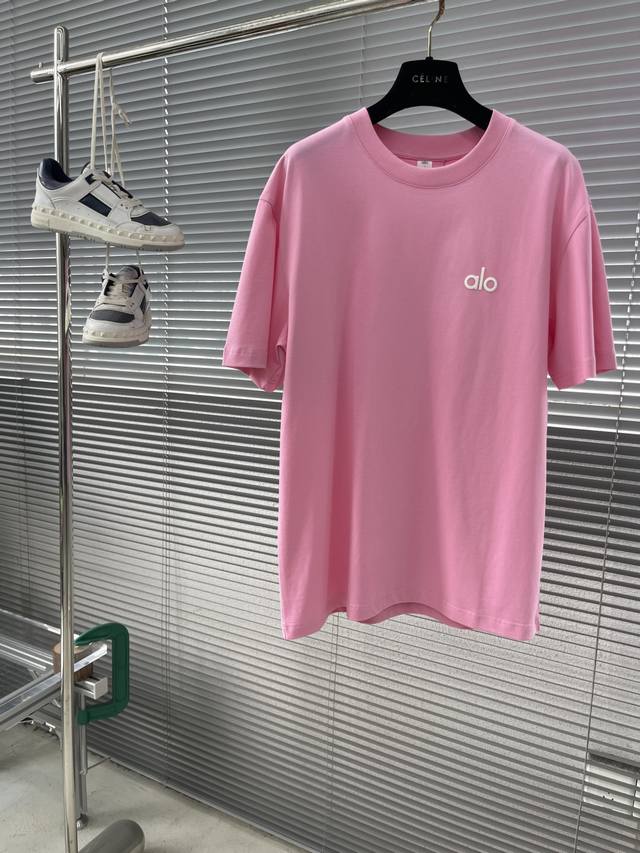 Alo 25Ss新款潮牌T恤. 原单推荐～男女同款！ 胸口经典字母Alo高温烫画立体发泡工艺.对比色Alo品牌字母色彩视觉冲击力时尚感强！ 采用230G纯棉质地