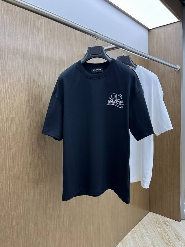 Bbg Ss夏装新品 专柜在售 最新系列图案Logo短袖T恤 必须人手一件的节奏！ 进口顶极精梳棉面料，极为亲肤舒适 摸上去非常的细腻，质感很好，完美体现立体感