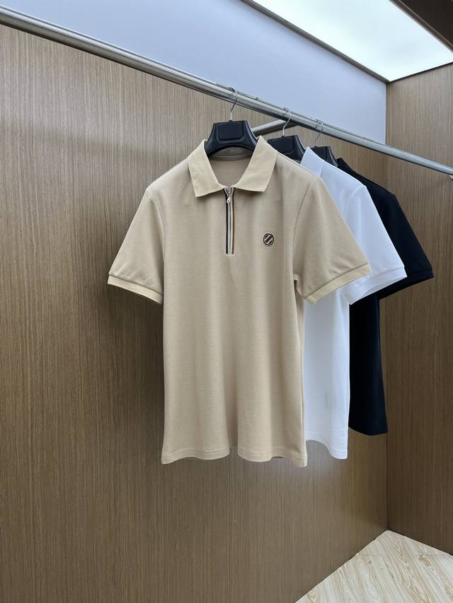 新款 Zz 独家定制工艺款 ,专柜同步2025Ss夏季新品，男士胸前经典徽标标识商务休闲撞色领短袖Polo衫！贸易公司渠道稀出，同步Gw发售！视觉颇为精致美观，