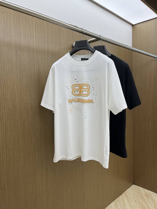 Bbg 独家首发 2025早春最新品，专柜同步有售，原单狠货，时尚休闲圆领短袖T恤，上身舒适！吸睛而有亮点，采用进口原版面料，顶级印花刺绣工艺字母图案Logo，