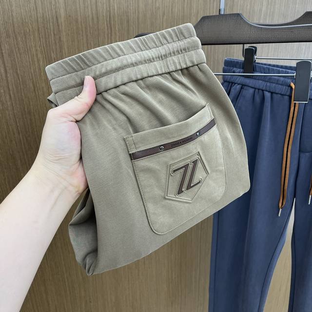 Zz 2540Ss春夏新品休闲裤，官网同步发售，裤身极简工艺设计，进口客供辅料、面料定制，代工厂P出品免检！每个细节做到极致，原版五金配件，潮范十足、上身有型帅