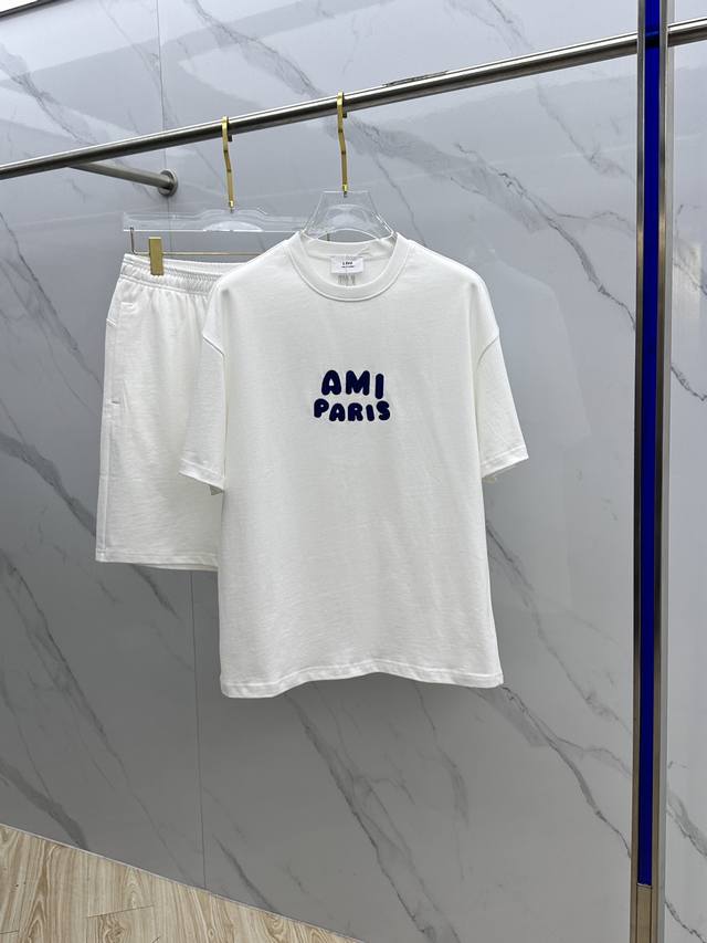 Ami 2025春夏最新款套装，男女款 贸易公司渠道稀出，同步官网发售！基本每一季都会有它的背影所在，期待着所有潮男潮女们的演绎！此款选用客供顶级纯棉洗水材质打