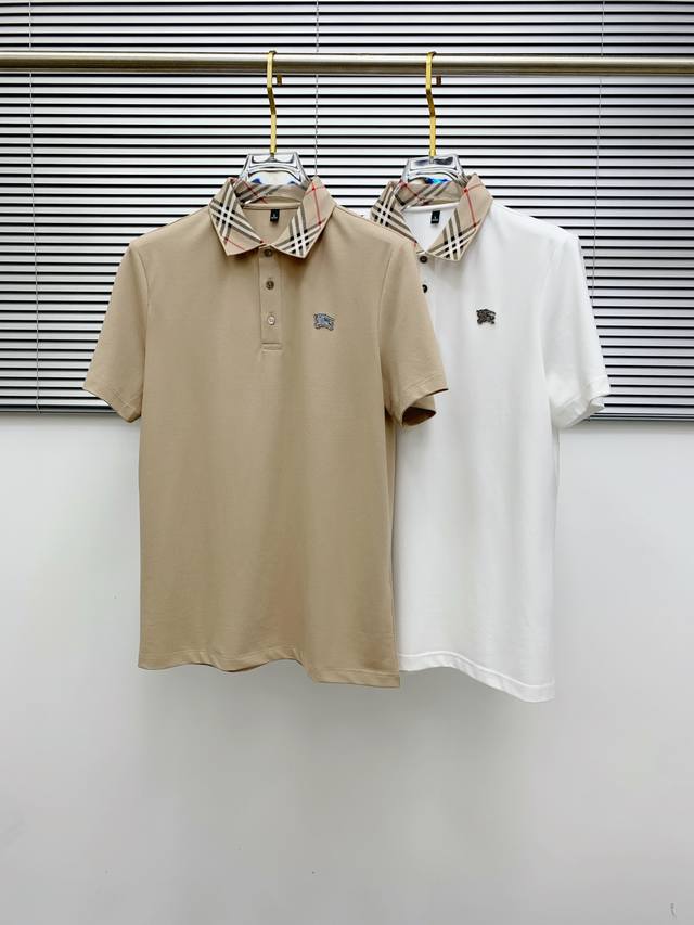 巴宝莉25Ss新款春夏短袖翻领T恤Polo，最高版本客供定制高端朱地面料简单时尚款，拼色螺纹超级好看！经典Logo简单大方的款式！满满的高级感，四季可穿。简欧风