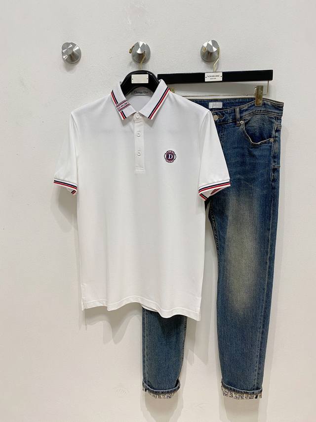 迪奥25Ss新款春夏短袖翻领T恤Polo，最高版本客供定制高端朱地面料简单时尚款，拼色螺纹超级好看！经典Logo简单大方的款式！满满的高级感，四季可穿。简欧风格