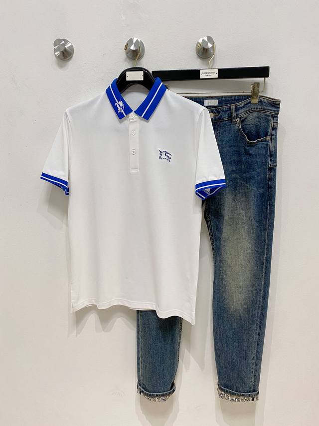 巴宝莉25Ss新款春夏短袖翻领T恤Polo，最高版本客供定制高端朱地面料简单时尚款，拼色螺纹超级好看！经典Logo简单大方的款式！满满的高级感，四季可穿。简欧风