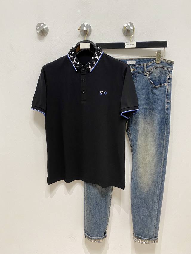 Lv25Ss新款春夏短袖翻领T恤Polo，最高版本客供定制高端朱地面料简单时尚款，拼色螺纹超级好看！经典Logo简单大方的款式！满满的高级感，四季可穿。简欧风格