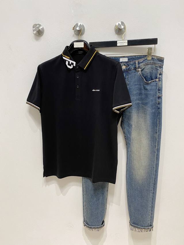芬家25Ss新款春夏短袖翻领T恤Polo，最高版本客供定制高端朱地面料简单时尚款，拼色螺纹超级好看！经典Logo简单大方的款式！满满的高级感，四季可穿。简欧风格