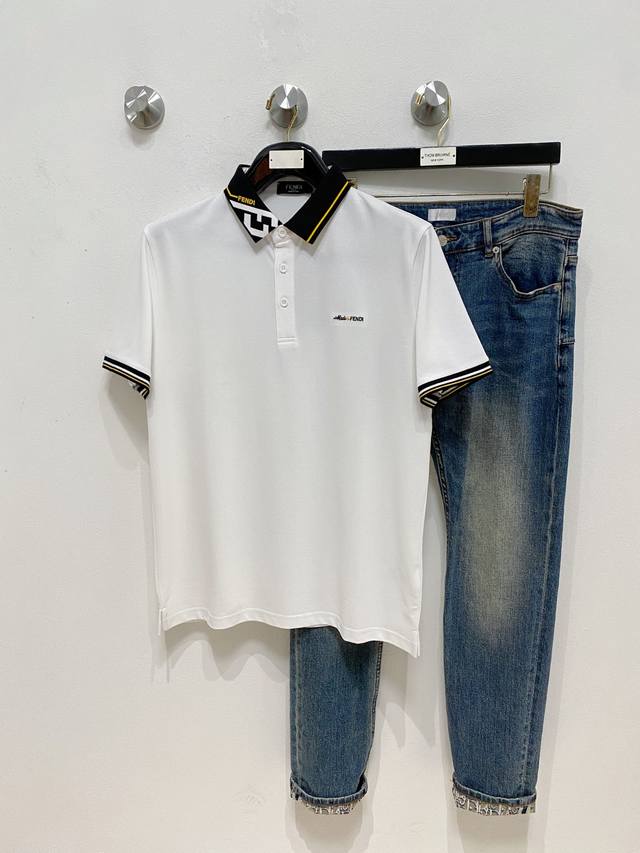 芬家25Ss新款春夏短袖翻领T恤Polo，最高版本客供定制高端朱地面料简单时尚款，拼色螺纹超级好看！经典Logo简单大方的款式！满满的高级感，四季可穿。简欧风格
