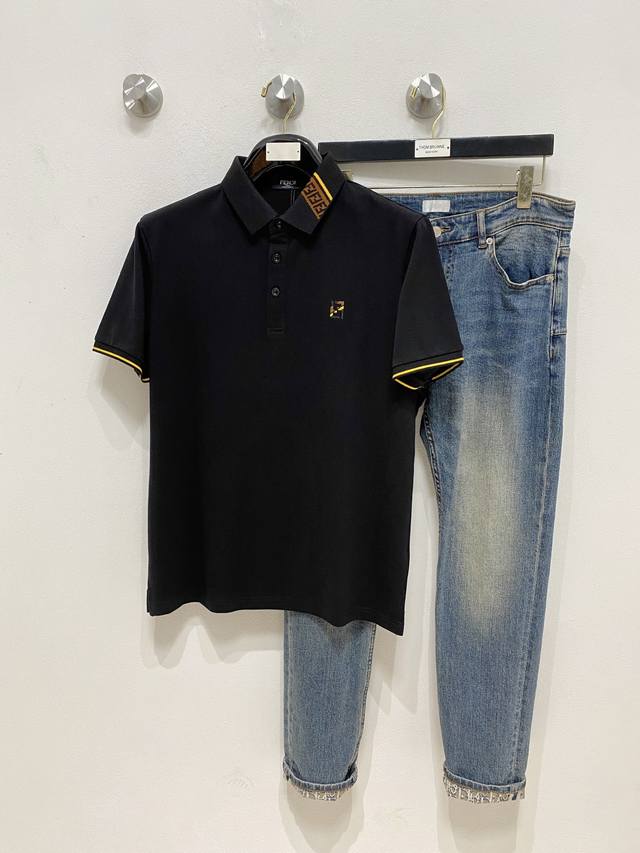 芬家25Ss新款春夏短袖翻领T恤Polo，最高版本客供定制高端朱地面料简单时尚款，拼色螺纹超级好看！经典Logo简单大方的款式！满满的高级感，四季可穿。简欧风格