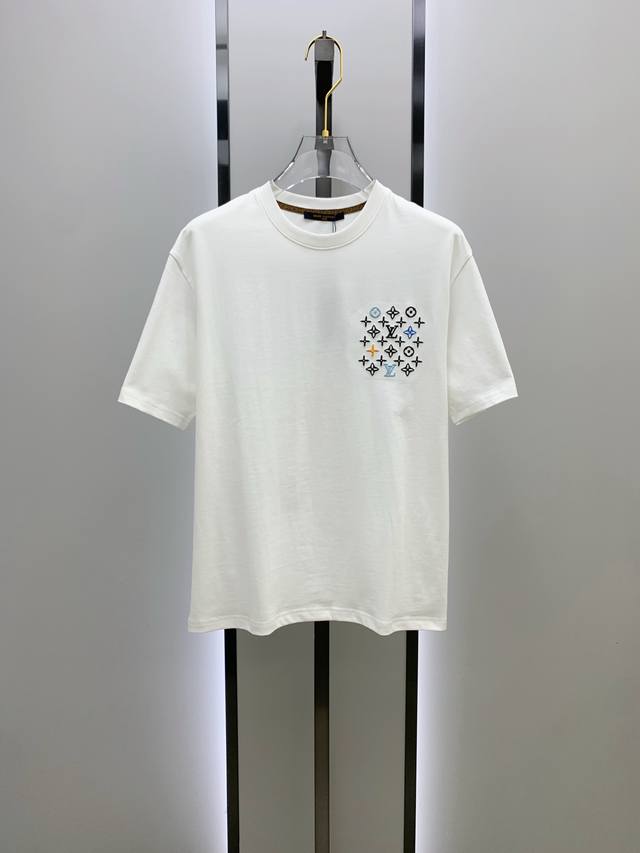 Lv2025夏季新款短袖T恤，个性艺术系列全网独家首发 百搭款细节处理完美纯棉面料十分精致 原版面料 网红明星同款高版本 高品质手感非常舒服 时尚又个性 超级百