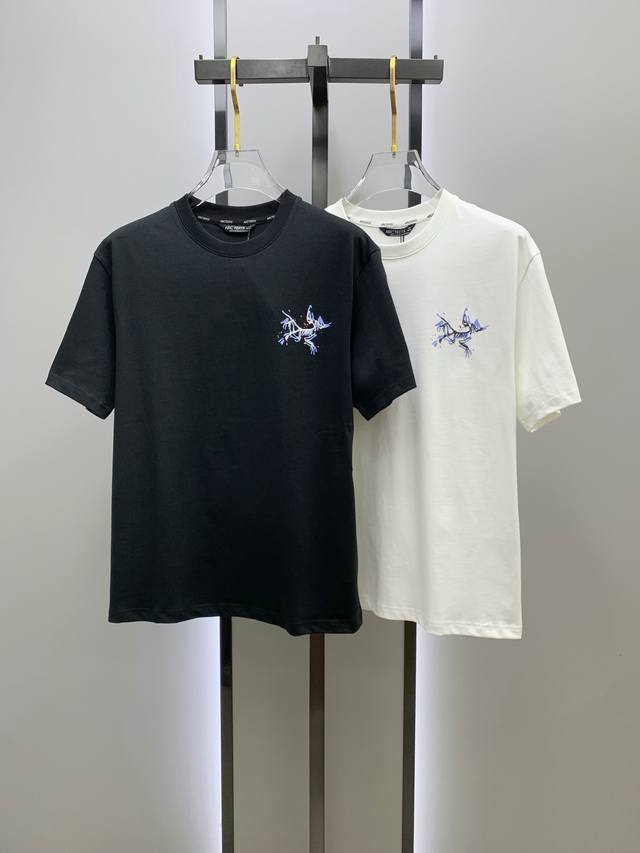 始祖鸟2025夏季新款短袖T恤，个性艺术系列全网独家首发 百搭款细节处理完美纯棉面料十分精致 原版面料 网红明星同款高版本 高品质手感非常舒服 时尚又个性 超级