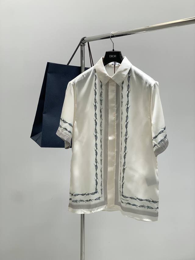 衣服 ，短裤 ，Dior 迪奥， 2025夏季新品，专柜同步有售，简约时尚休闲套装，原版进口面料，舒适透气，顶级印花工艺字母图案Logo，原版五金辅料装饰，档次