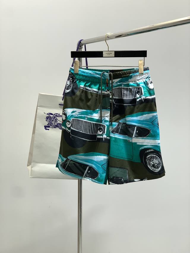 衣服 ，短裤 ，Burberry 巴宝莉，2025夏季最新品，专柜同步有售，原单狠货，时尚休闲短袖套装，进口原版面料，上身舒适透气，顶级印花工艺字母图案装饰Lo