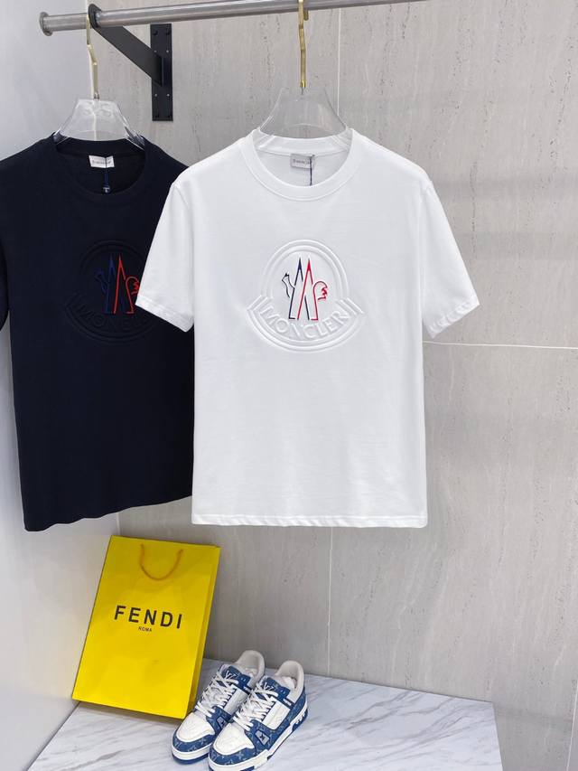 蒙*Moncler 25Ss春夏新款首发专柜最新款短袖圆领T恤 高端订制 设计前卫时尚！品牌Logo重工艺设计，高端定制面料，手感柔软，穿着舒适，客供进口高档面