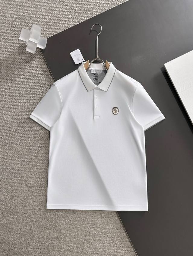 Bc夏季新品翻领Polo短袖 时尚单品设计，更加时尚舒适，高标准定制，上身非常有型，奢华品牌经典Logo图案 客供辅料，客供进口舒适透气面料质感非常细腻，细节工