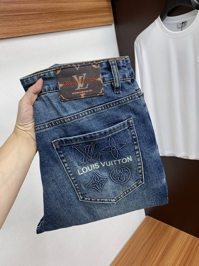 Lv 路易威登 驴牌2025Ss春夏新款修身小直筒牛仔裤 完美洗水工艺 定制顶级五金Logo 独家定制微弹面料 码数30-38 没35、37