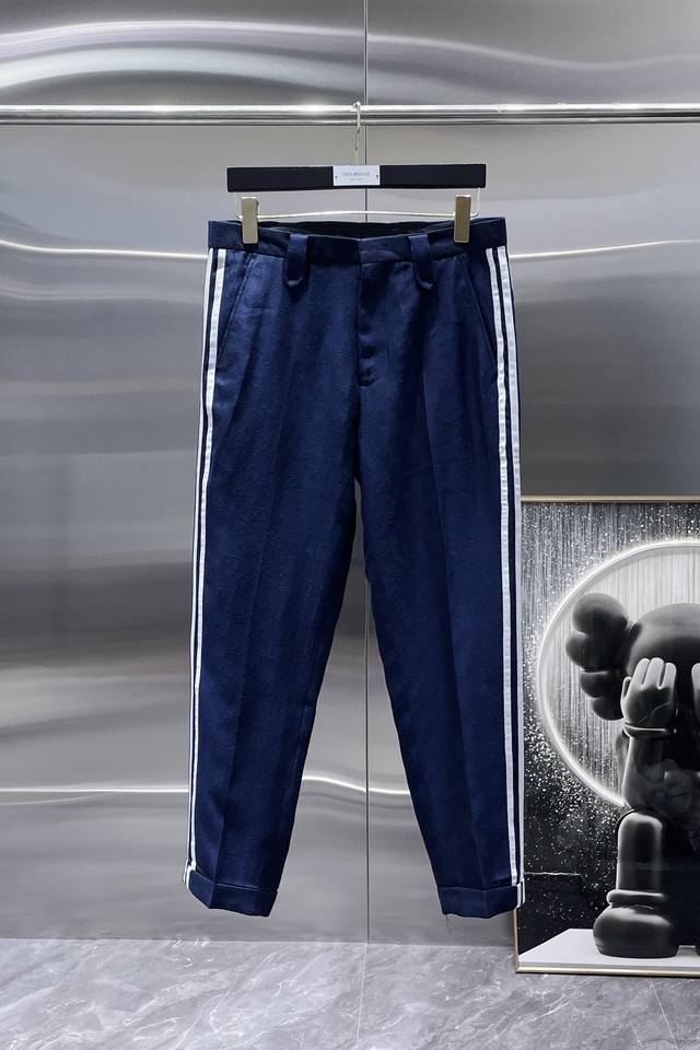 古奇×阿迪 Gucci × Adidas 合作款 2025Ss春秋新款 西裤 九分裤 休闲裤，高端版本！专柜定制面料 透气舒适度高，细节无可挑剔，品牌元素设计理