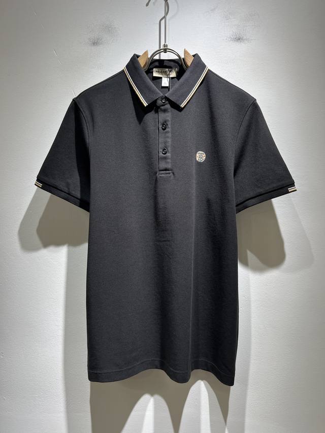 Bur*Erry 巴*莉 2025春夏新款男士短袖Polo衫，品牌最新设计元素！既不单调也不复杂,恰到好处的展现品味！客供顶级定制珠地棉面料！舒适吸汗透气根本不