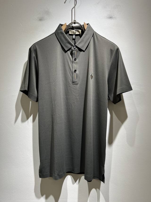 Bur*Erry 巴*莉 2025春夏新款男士短袖Polo衫，品牌最新设计元素！既不单调也不复杂,恰到好处的展现品味！客供顶级定制弹力氨纶面料！舒适吸汗透气根本