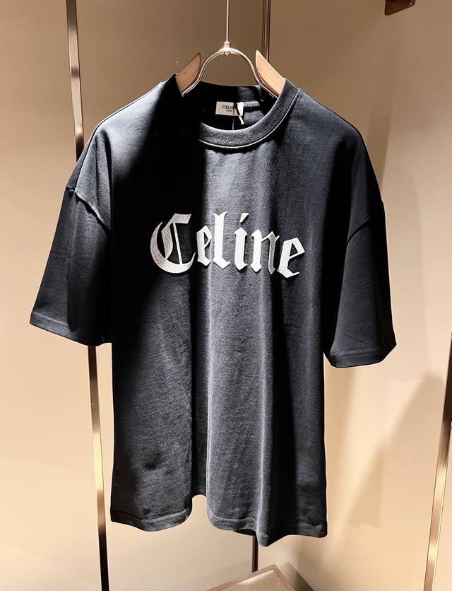 Celin*瑟琳 2025春夏新款时尚休闲圆领套装，经典男女同款情侣短袖T恤衫！贸易公司渠道稀出，同步官网发售！25年早春时尚新款推荐，越来越向年轻新势力迸发的