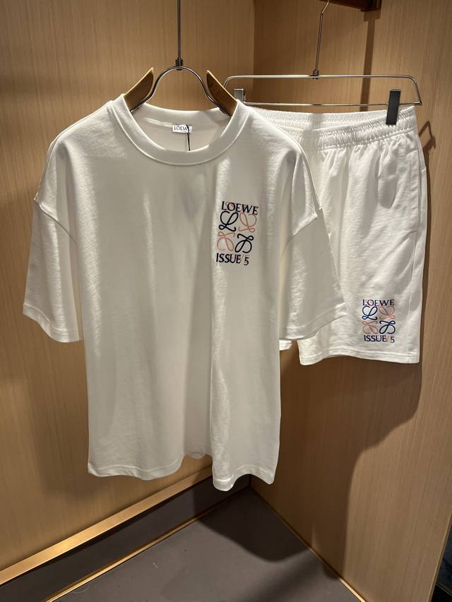 Loe*We罗*威 2025春夏新款男女同款套装，意大利原厂订单渠道，极具个性高级风，标志Logo图案印花工艺设计！情侣款纯棉短袖T恤！！最新时尚潮流人气产物驾