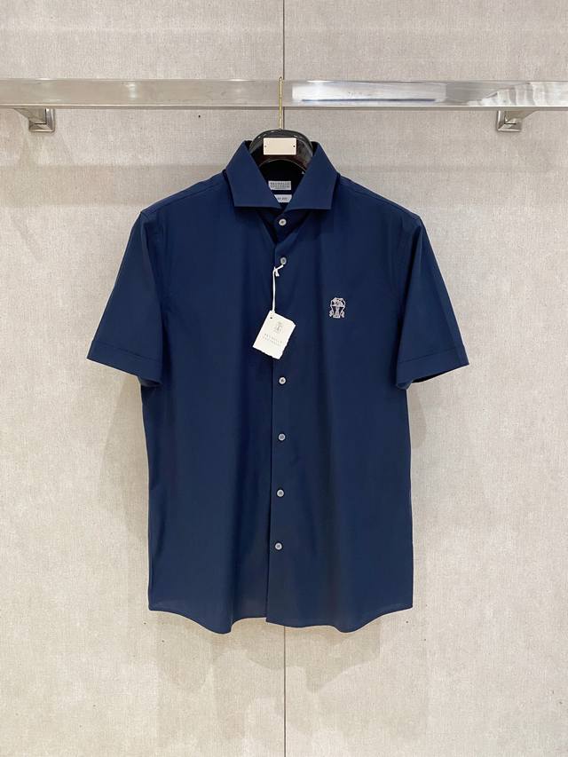 Bc设计私定面料男士短袖衬衫，洋行渠道货，纯正血统品质，春夏新品，口碑化经典产物！ 衬衫作为公认的时尚单品，无疑是时尚圈生命力最强的元素之一，出镜率极高，简单而