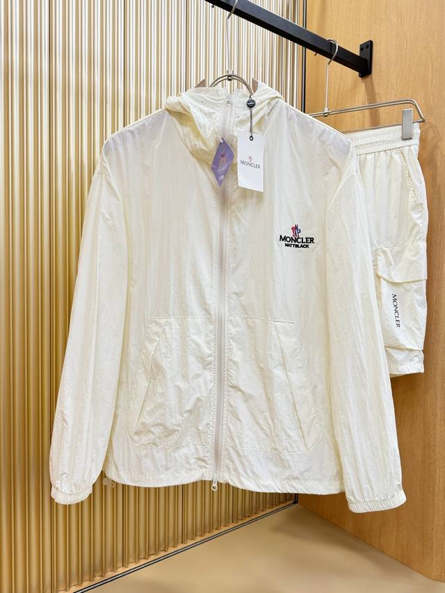套装 Moncler蒙口 2025春夏经典防晒套装，带防晒遮阳帽 可拆卸 ，面料超软面料帅酷爆款薄套装，时尚都市百搭款款，夏季必备神器，速干衣，水洗后快速脱水干