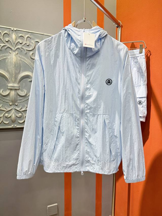 套装 Lululemon 2025春夏经典防晒套装面料超软面料帅酷爆款薄套装，时尚都市百搭款款，夏季必备神器，速干衣，水洗后快速脱水干爽，上身透气而且时尚靓丽，